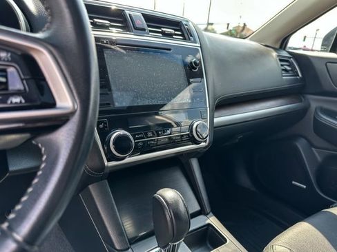 Used 2018 Subaru Outback 2.5i Limited AWD/4WD image 18