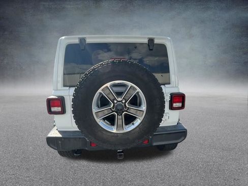 Used 2019 Jeep Wrangler Unlimited Sahara AWD/4WD image 7