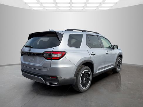New 2026 Honda Pilot Touring image 7