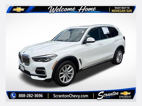 Used 2022 BMW X5 xDrive40i w/ Parking Assistance Package AWD/4WD image 1