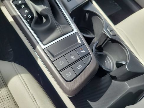 Used 2026 Kia Sportage EX FWD image 25