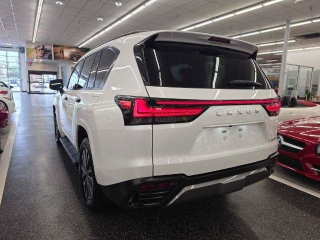 Used 2023 Lexus LX 600 4WD w/ Appearance Package image 7