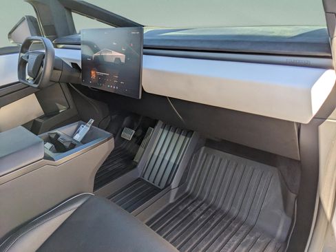 Used 2024 Tesla Cybertruck Cyberbeast image 17