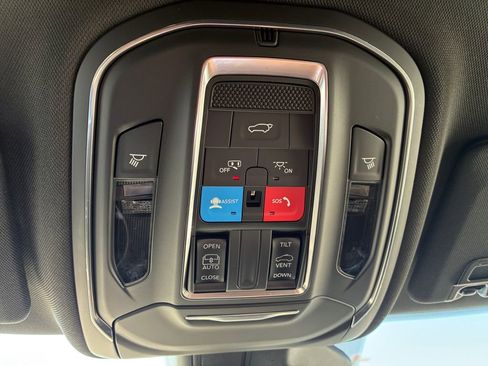 New 2026 Jeep Grand Cherokee Laredo X image 12