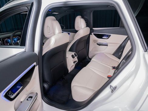 Used 2026 Mercedes-Benz GLC 300 image 23