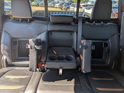 Used 2020 GMC Sierra 2500 AT4 w/ AT4 Premium Package AWD/4WD image 15