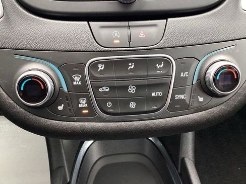 Used 2025 Chevrolet Malibu LT FWD image 21