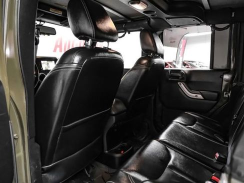 Used 2016 Jeep Wrangler Unlimited Rubicon w/ Connectivity Group image 29