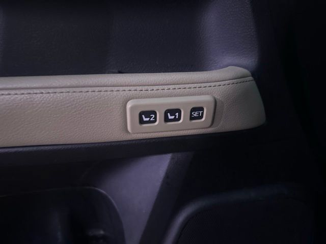 Used 2021 Toyota 4Runner Limited AWD/4WD image 15