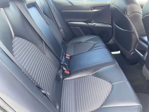 Used 2020 Toyota Camry SE w/ Carpet Mat Package FWD image 12