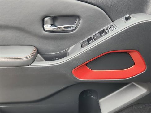 Used 2024 Nissan Frontier PRO-4X w/ Technology Package image 6