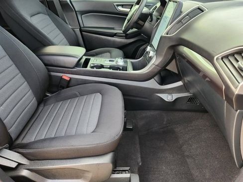 Used 2022 Ford Edge SE image 13