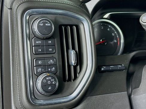 Used 2021 Chevrolet Silverado 1500 High Country w/ Technology Package image 10