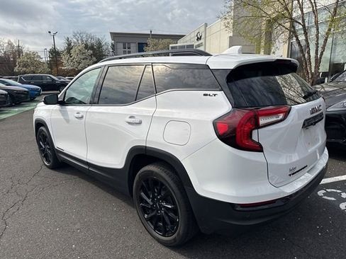 Used 2023 GMC Terrain SLT w/ Elevation Edition image 8