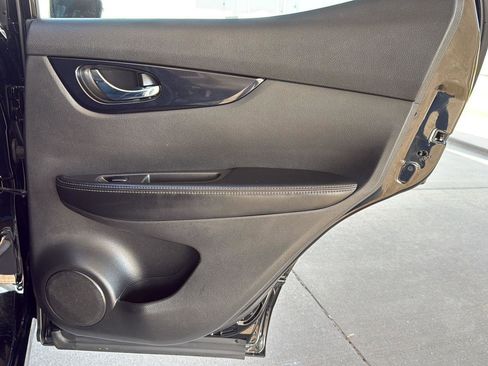 Used 2019 Nissan Rogue Sport SV AWD/4WD image 37