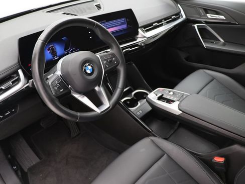 Used 2025 BMW X1 xDrive28i AWD/4WD image 13