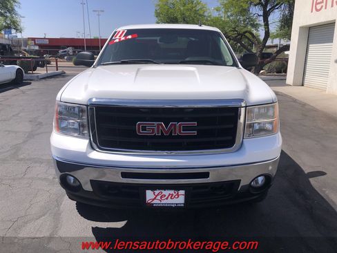 Used 2011 GMC Sierra 1500 SLE w/ Power Tech Package AWD/4WD image 3