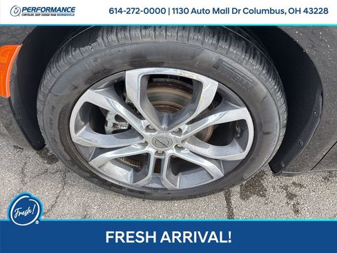 Used 2025 Chrysler Pacifica Pinnacle w/ Trailer Tow Group image 10