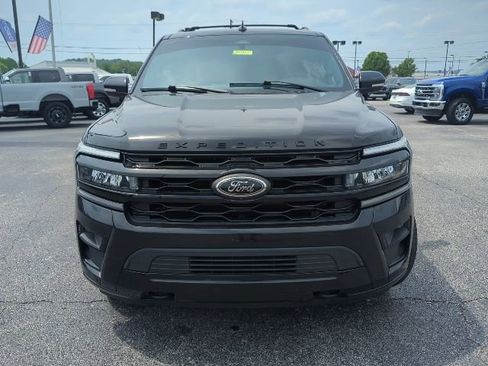 Used 2023 Ford Expedition Limited AWD/4WD image 4