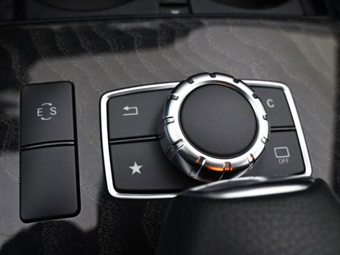 Used 2016 Mercedes-Benz E 350 4MATIC Sedan image 31