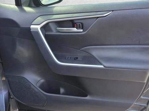 Used 2025 Toyota RAV4 XLE w/ Convenience Package FWD image 25