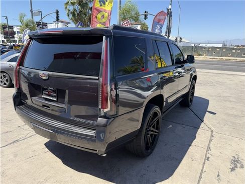 Used 2018 Cadillac Escalade Premium Luxury AWD/4WD image 6