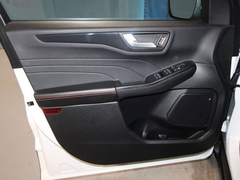 Used 2025 Ford Escape ST-Line Select w/ Tech Pack #1 AWD/4WD image 5