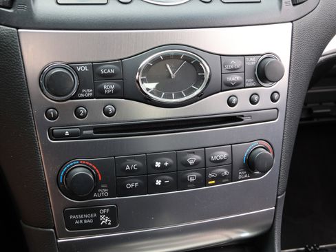 Used 2015 INFINITI Q40 w/ Moonroof Package RWD image 27