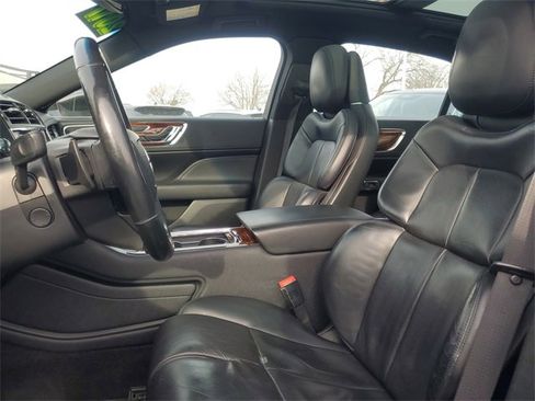 Used 2017 Lincoln Continental Reserve w/ Climate Package image 14