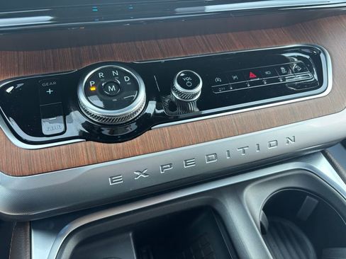 New 2025 Ford Expedition Max King Ranch image 25