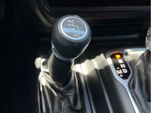 Used 2021 Jeep Wrangler Unlimited Sport AWD/4WD image 18