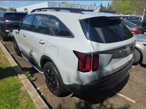 Used 2023 Kia Sorento S w/ Panoramic Sunroof Package AWD/4WD image 2