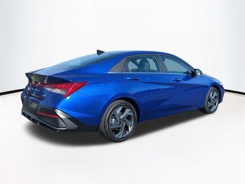 New 2026 Hyundai Elantra Limited image 5