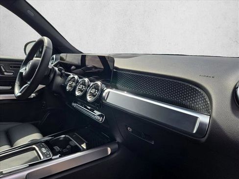 Certified 2025 Mercedes-Benz GLB 250 image 19