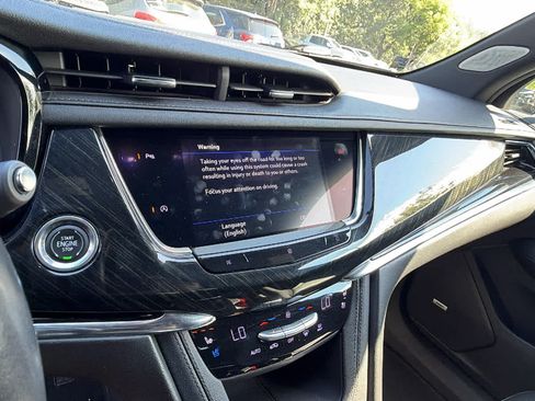 Used 2020 Cadillac XT6 Premium Luxury FWD image 14