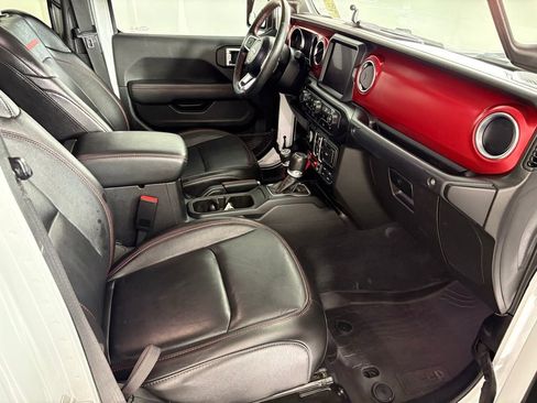 Used 2023 Jeep Gladiator Rubicon w/ Cold Weather Group image 45