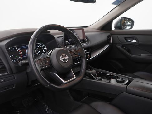 Used 2022 Nissan Rogue SV w/ SV Premium Package image 25