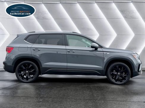Used 2022 Volkswagen Taos SE image 4
