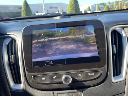 Used 2024 Chevrolet Malibu LT image 32