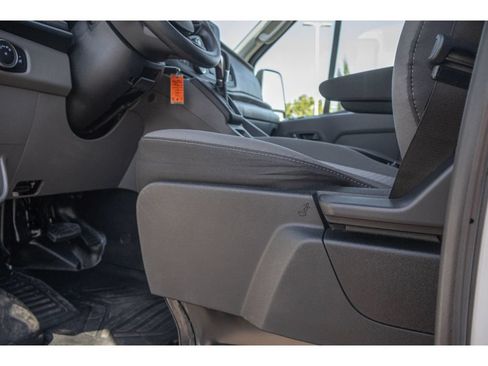 Used 2025 Ford Transit 350 XL AWD/4WD image 17