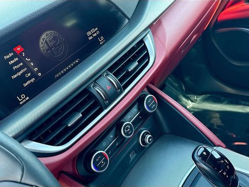 Used 2018 Alfa Romeo Stelvio Ti Sport image 28