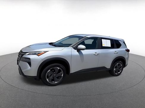 Used 2025 Nissan Rogue SV FWD image 8