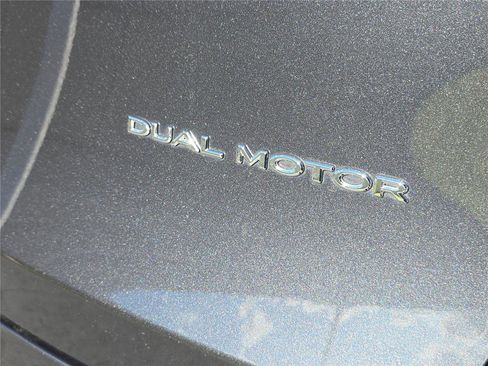 Used 2024 Tesla Model Y Long Range image 5