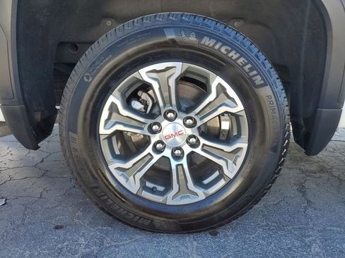 Used 2025 GMC Sierra 1500 SLT image 5