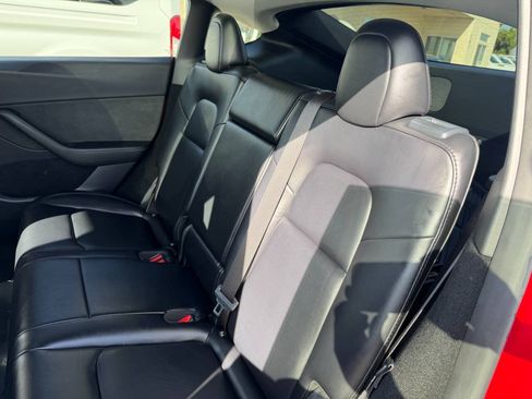 Used 2023 Tesla Model Y Long Range AWD/4WD image 31