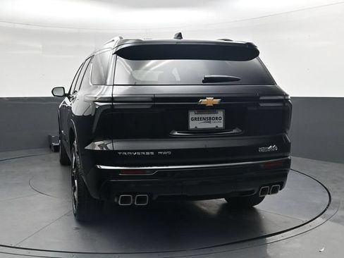 Used 2026 Chevrolet Traverse High Country w/ LPO, Floor Liner Package AWD/4WD image 5