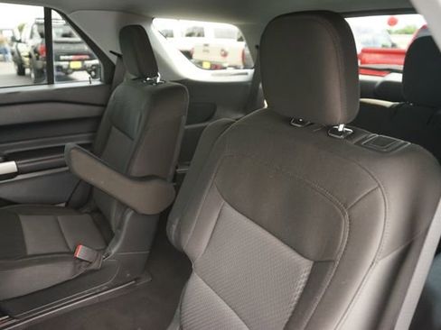 Used 2022 Ford Explorer XLT RWD image 13
