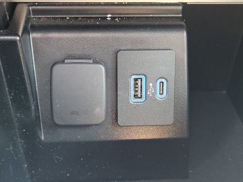 Used 2021 Ford Explorer 2WD image 24