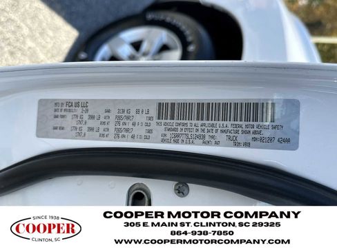 Used 2020 RAM 1500 Classic SLT image 30