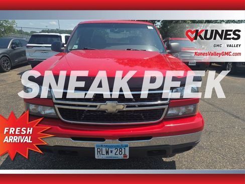 Used 2007 Chevrolet Silverado 1500 LT w/ Extended Cab Value Package AWD/4WD image 5